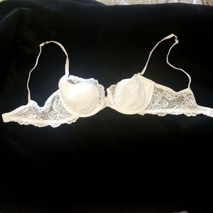 Victorias Secret "very sexy" collection womens push bra.